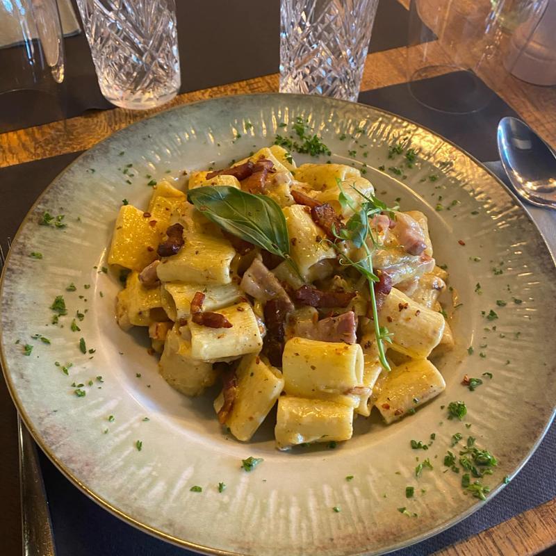 Rigatoni alla carbonara pâtes fraîches maison Cognac